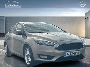 2016 (161) Ford Focus