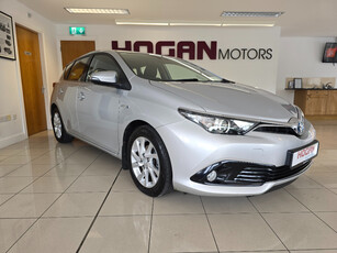 2017 (172) Toyota Auris