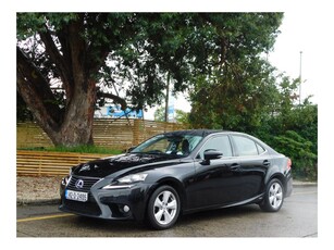 2014 (142) Lexus IS 300h