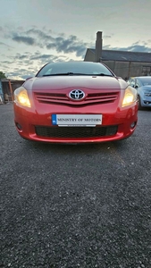 2011 - Toyota Auris Manual