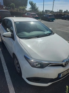 2016 - Toyota Auris Manual