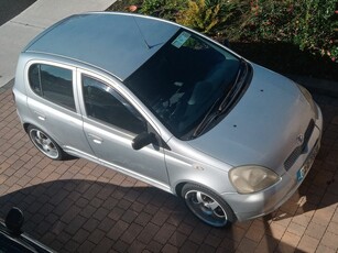 2002 - Toyota Yaris Manual