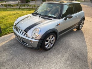 2004 - Mini Cooper ---