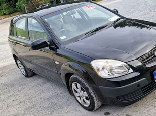 2009 - Kia Rio Manual