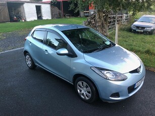 2010 - Mazda Demio ---