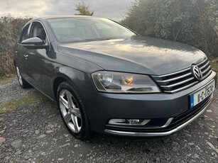 2011 - Volkswagen Passat Manual