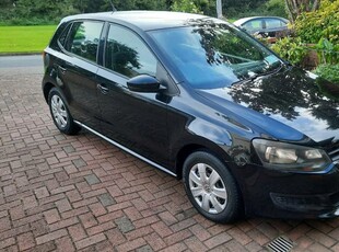 2011 - Volkswagen Polo Manual