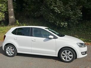 2013 - Volkswagen Polo Manual