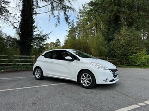 2014 - Peugeot 208 Manual