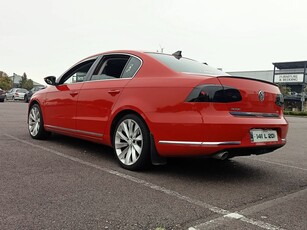 2014 - Volkswagen Passat Manual