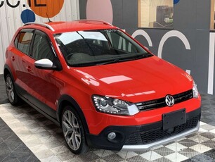 2016 - Volkswagen Polo Automatic