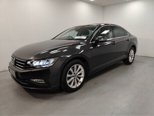 2021 - Volkswagen Passat Manual