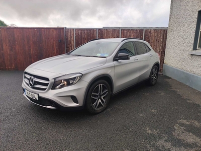 2015 - Mercedes-Benz GLA-Class Manual