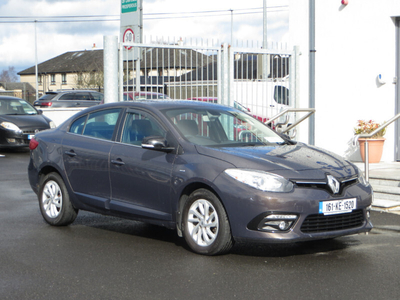 2016 (161) Renault Fluence