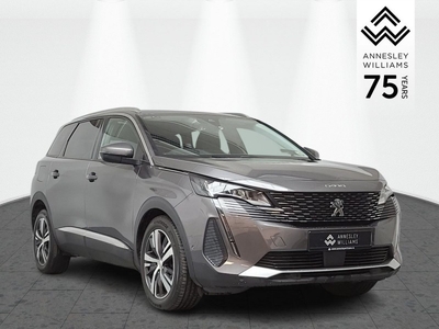 2021 (211) Peugeot 5008