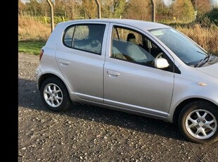 2004 - Toyota Yaris Manual