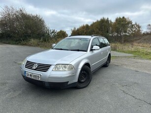 2004 - Volkswagen Passat ---