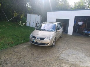 2008 - Renault Grand Scenic Manual