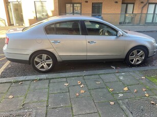 2008 - Volkswagen Passat ---