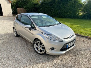 2009 - Ford Fiesta ---