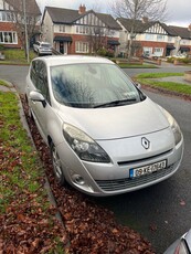 2009 - Renault Grand Scenic ---