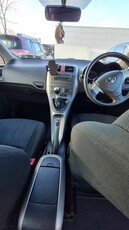 2009 - Toyota Auris Manual