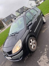 2010 - Renault Grand Scenic Manual