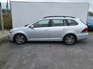 2010 - Volkswagen Golf ---