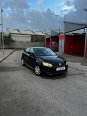 2010 - Volkswagen Polo Manual