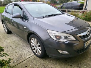 2011 - Opel Astra Manual