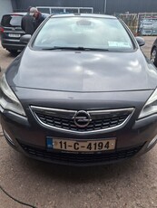 2011 - Opel Astra Manual