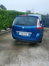 2011 - Renault Grand Scenic Manual