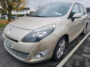 2011 - Renault Grand Scenic Manual