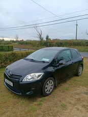 2011 - Toyota Auris Manual