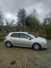 2011 - Toyota Auris Manual