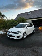 2011 - Volkswagen Golf Manual