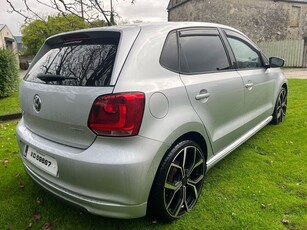 2011 - Volkswagen Polo Manual