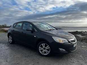 2012 - Opel Astra Manual