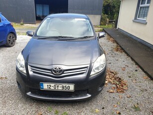 2012 - Toyota Auris Manual