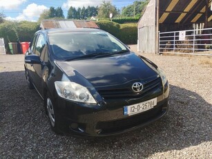 2012 - Toyota Auris Manual