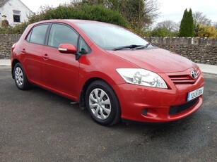 2012 - Toyota Auris Manual