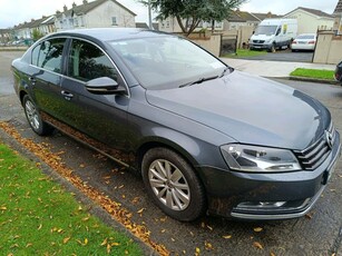 2012 - Volkswagen Passat Manual