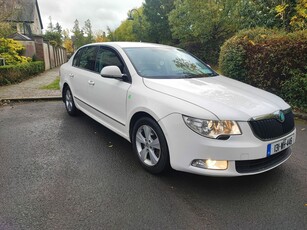 2013 - Skoda Superb Manual