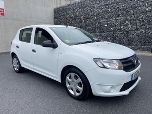 2014 - Dacia Sandero Manual