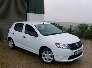 2014 - Dacia Sandero Manual