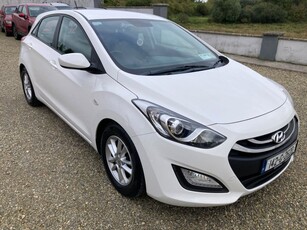 2014 - Hyundai i30 Manual