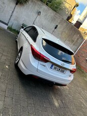 2014 - Hyundai i40 Manual