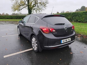 2014 - Opel Astra Manual