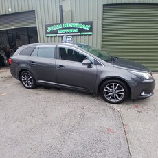 2014 - Toyota Avensis Manual