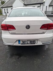 2014 - Volkswagen Passat Manual